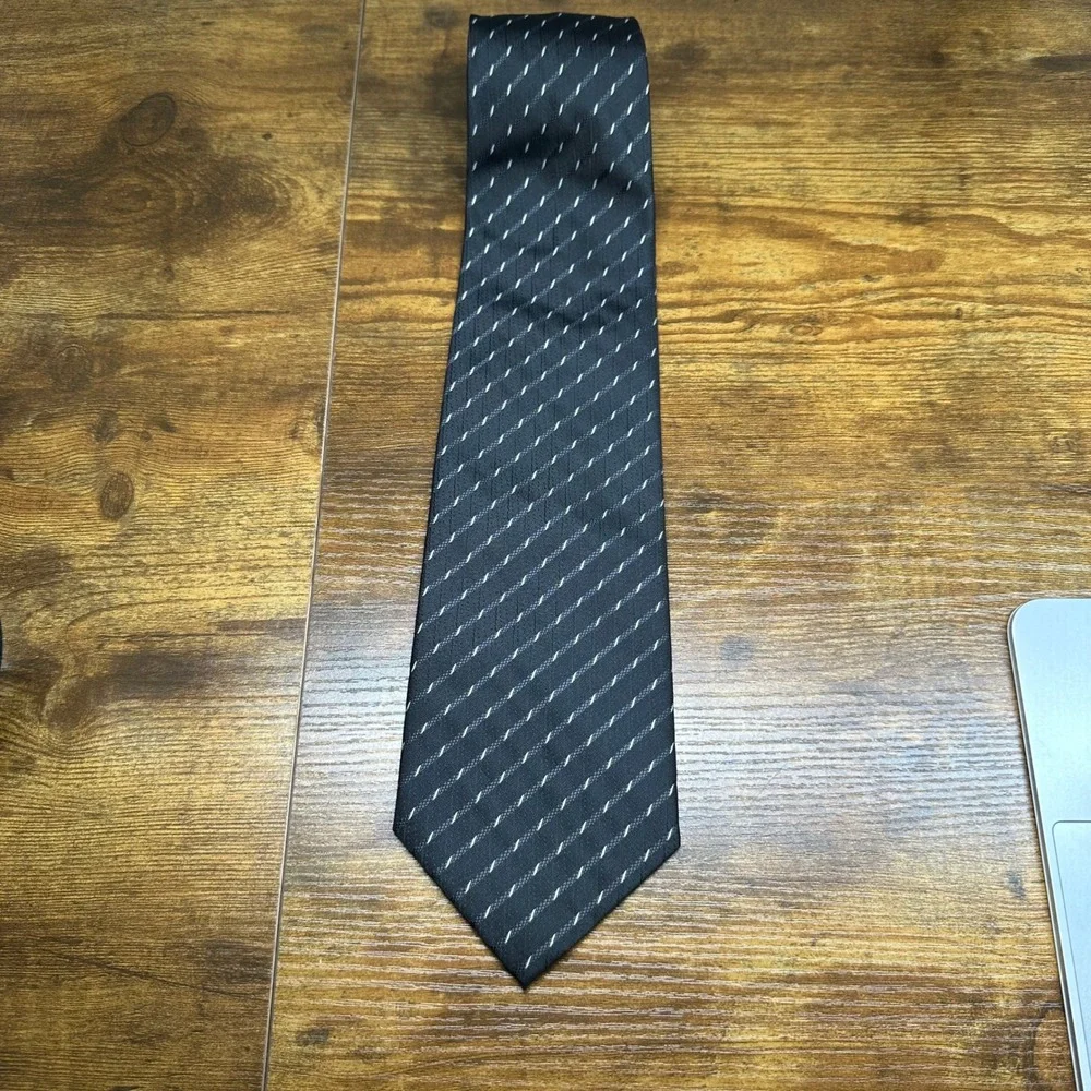 Hugo Boss Mens Silk Tie Black Grey White‎ Diagonal Stripe Made in Italy Necktie